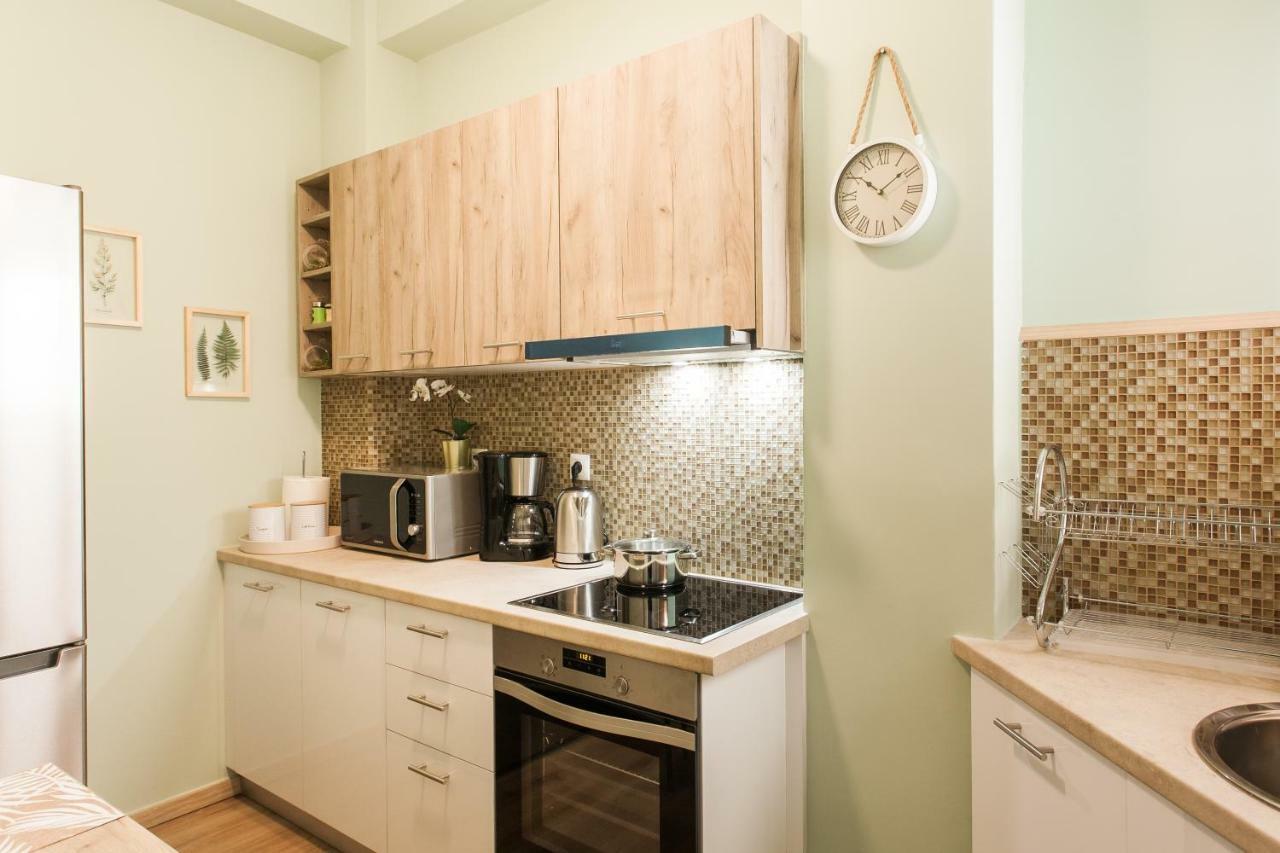 Modern Antique Private With Shared Bathroom Near To Acropolis Museum And Metro Station *